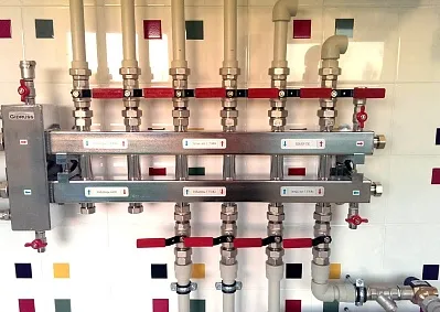 Котельная на базе напольного котла Electrolux FSB 35 Mi и балансировочного коллектора BMSS-100-7DU Котельная на базе напольного котла Electrolux FSB 35 Mi и балансировочного коллектора BMSS-100-7DU