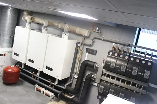 Каскад настенных котлов для СПА-центра