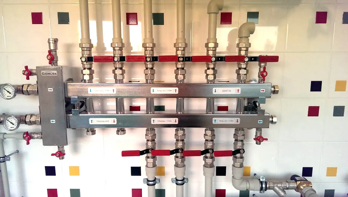 Котельная на базе напольного котла Electrolux FSB 35 Mi и балансировочного коллектора BMSS-100-7DU Котельная на базе напольного котла Electrolux FSB 35 Mi и балансировочного коллектора BMSS-100-7DU