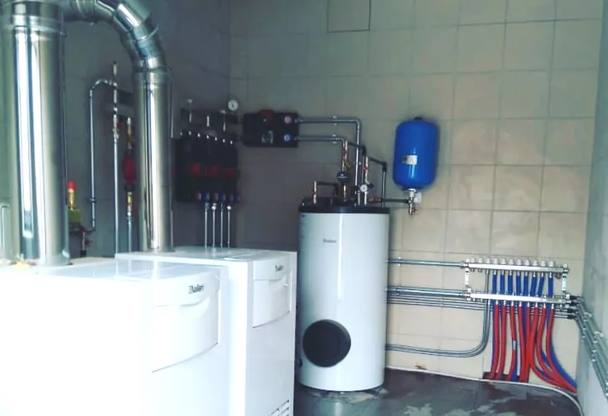 Отопление из нержавеющей стали и меди в Омске с двумя напольными котлами Vaillant Отопление из нержавеющей стали и меди в Омске с двумя напольными котлами Vaillant